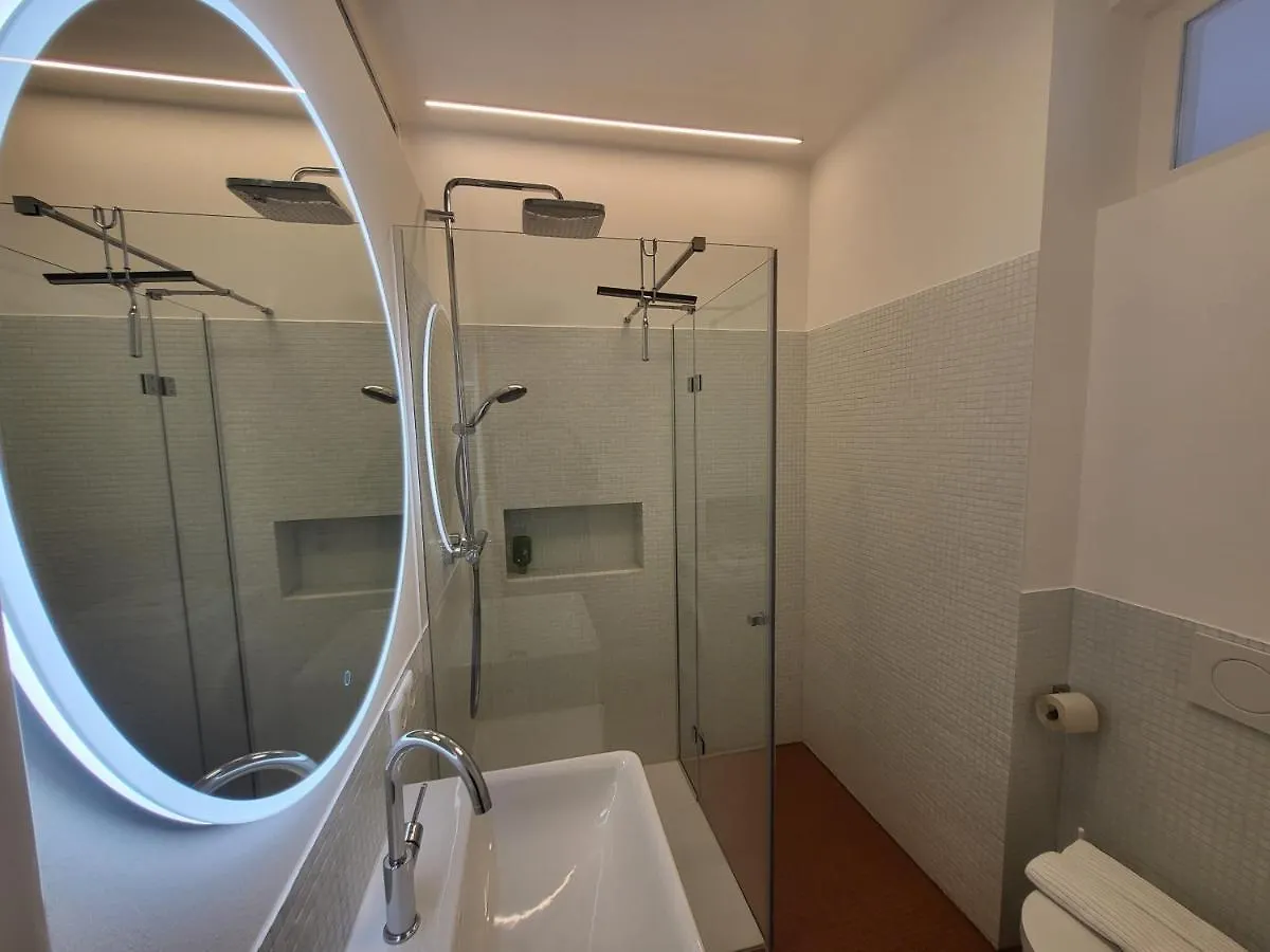Orange Flat By Grazrentals Highest Standard & Free Parking 0*, Graz Austria